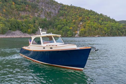 Hinckley Picnic Boat 37 MKIII image