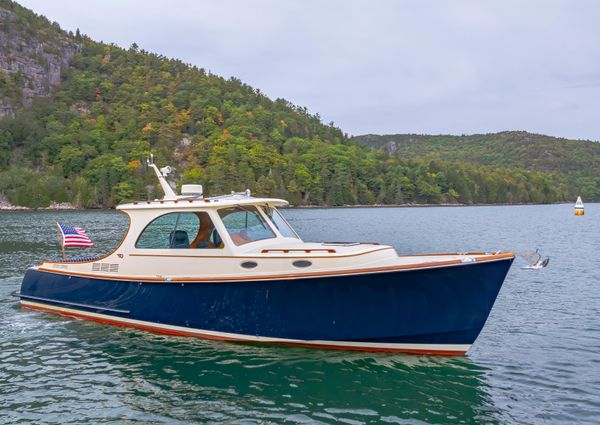 Hinckley Picnic Boat 37 MKIII image