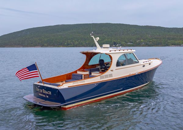 Hinckley Picnic Boat 37 MKIII image