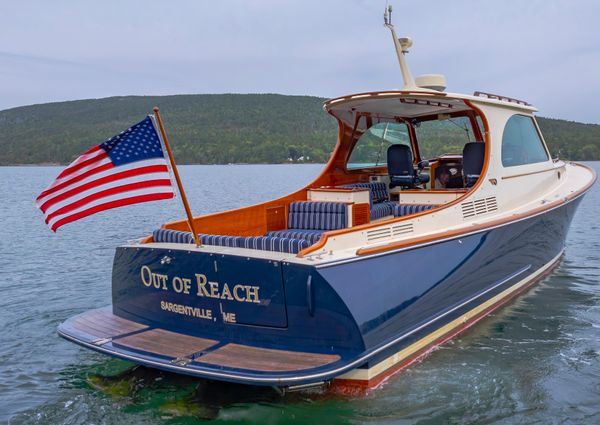 Hinckley Picnic Boat 37 MKIII image