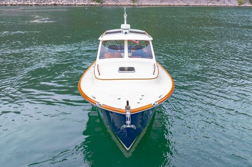 Hinckley Picnic Boat 37 MKIII image