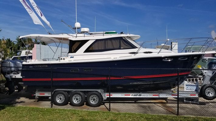 Cutwater C-302 Coupe - main image