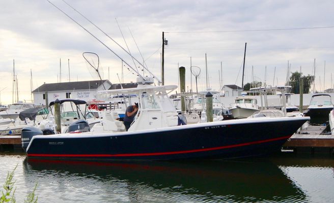 Regulator 32 Center Console - main image