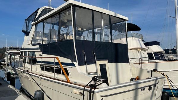 Tollycraft 40 Tri-Cabin CPMY