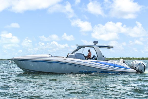 Deep Impact 399 Cabin - main image