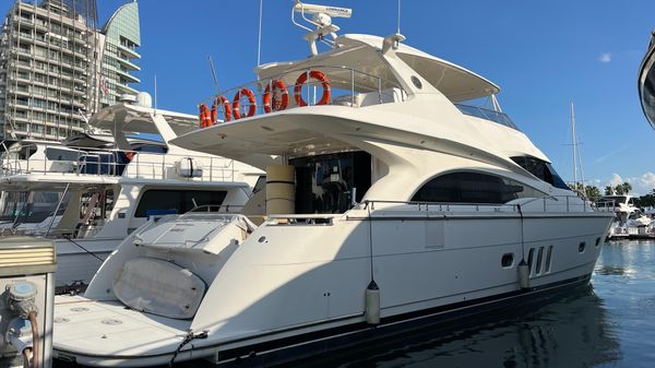 Marquis 690 Flybridge 