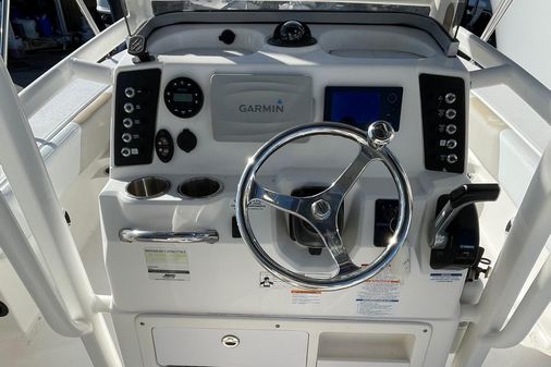 Robalo 246 Cayman image