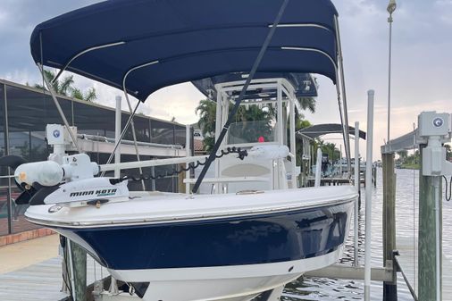 Robalo 246 Cayman image