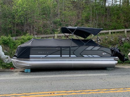 Crest Caribbean Platinum 250 SLRC image