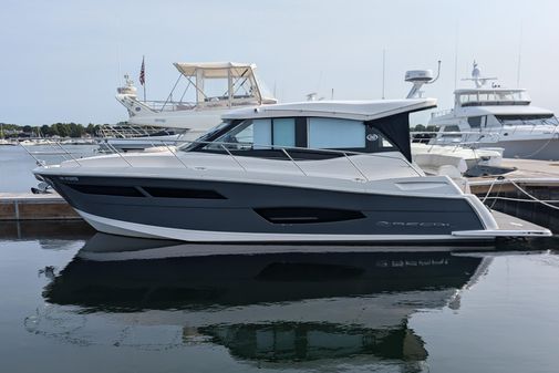 Regal 38 Grande Coupe image