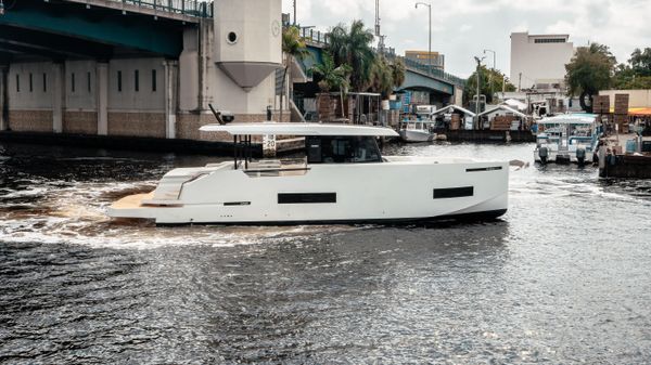 De Antonio Yachts D50 Coupé 