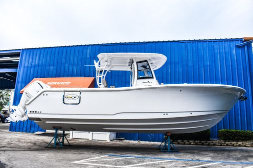 Sea Hunt Gamefish 28 Forward Seating image