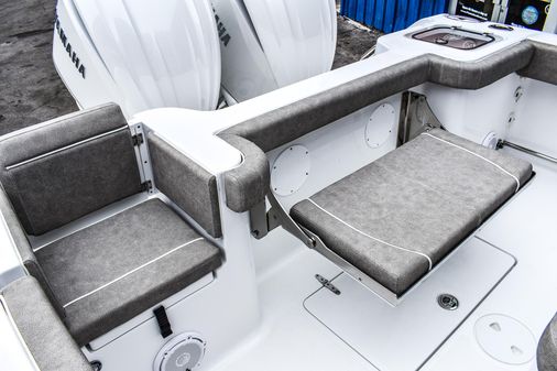 Sea-hunt GAMEFISH-28-FORWARD-SEATING image