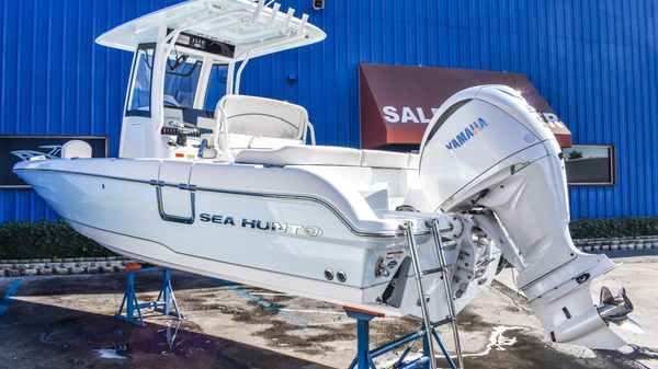 Sea Hunt 25 Escape