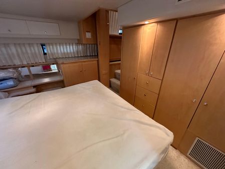 Carver 440-AFT-CABIN-MOTOR-YACHT image