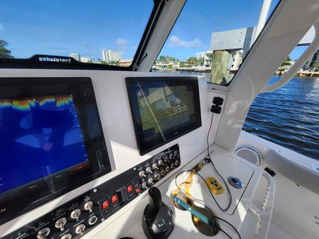 Everglades 355 Center Console image