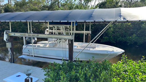 Robalo 246 Cayman