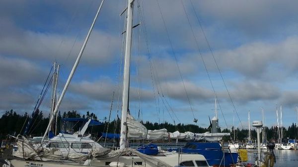 Ericson Alberg 35 