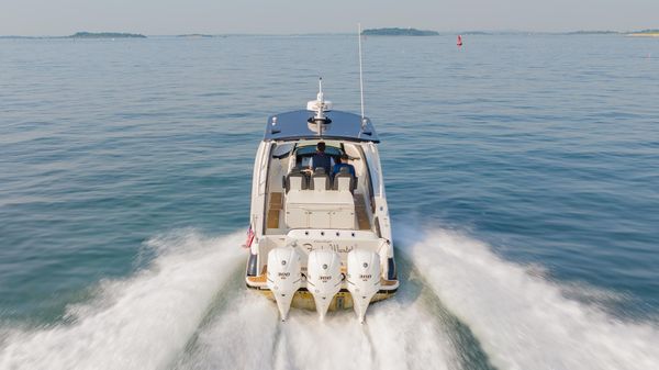 Chris-Craft Catalina 34 