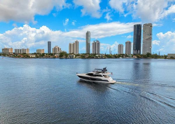 Sunseeker 76 Yacht image