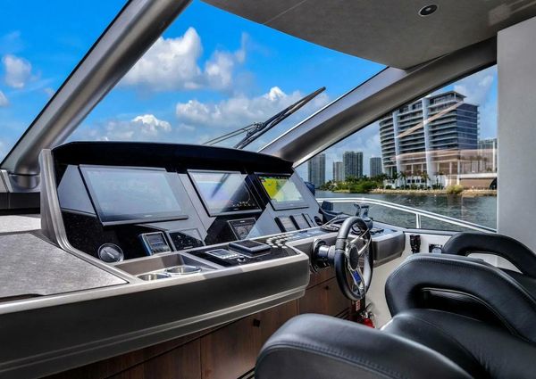 Sunseeker 76 Yacht image