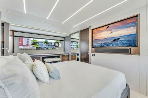 Sunseeker 76 Yacht image