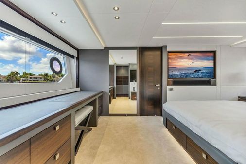 Sunseeker 76 Yacht image