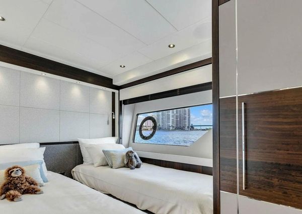 Sunseeker 76 Yacht image