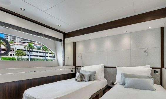 Sunseeker 76 Yacht image