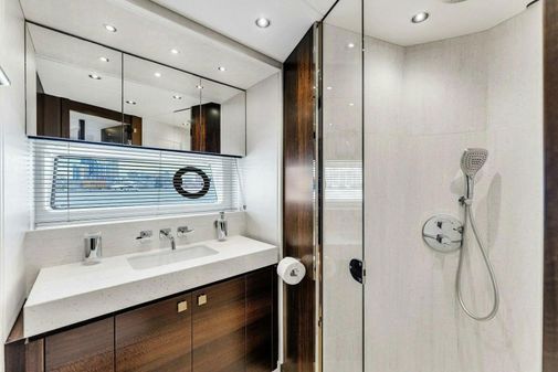 Sunseeker 76 Yacht image