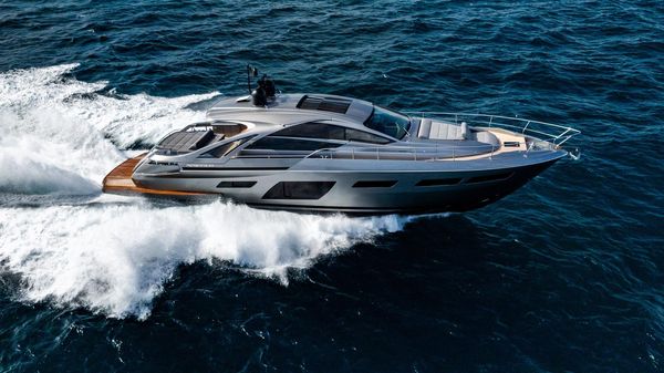 Pershing 7X