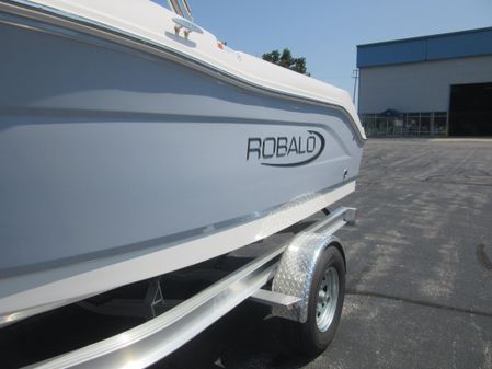 Robalo R180-CENTER-CONSOLE image