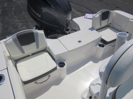 Robalo R180-CENTER-CONSOLE image