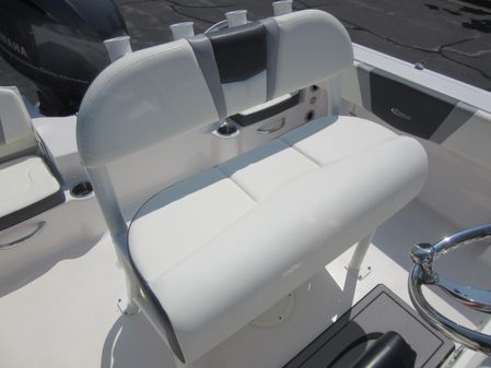 Robalo R180-CENTER-CONSOLE image