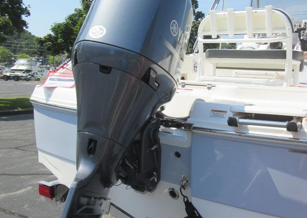 Robalo R180-CENTER-CONSOLE image