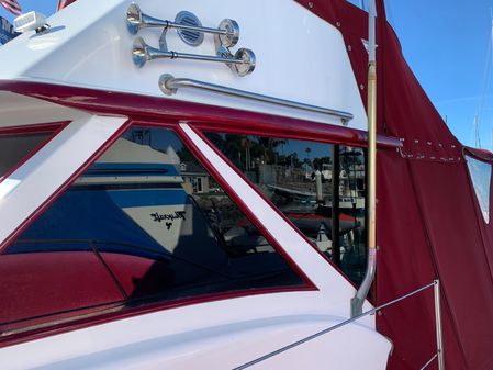 Trojan Custom 31 Express Flybridge image