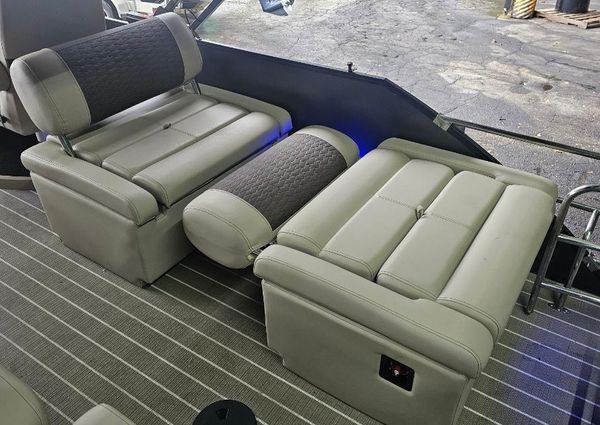 Bentley-pontoons ELITE-223-QSB image