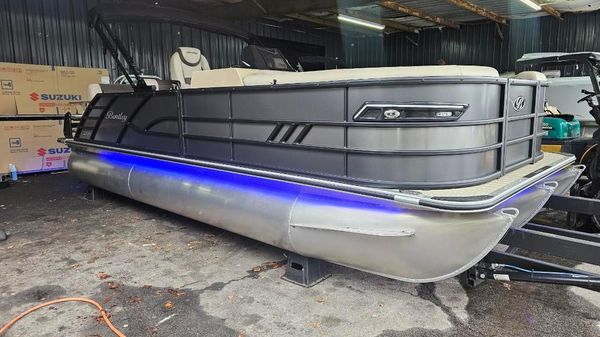 Bentley Pontoons Elite 223 QSB 