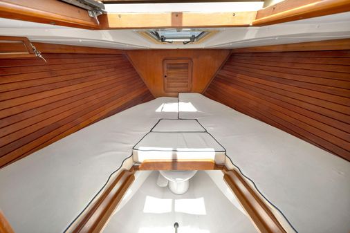 Hinckley Talaria 29 Runabout image