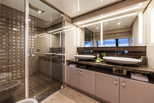 Custom Line Navetta 37 image