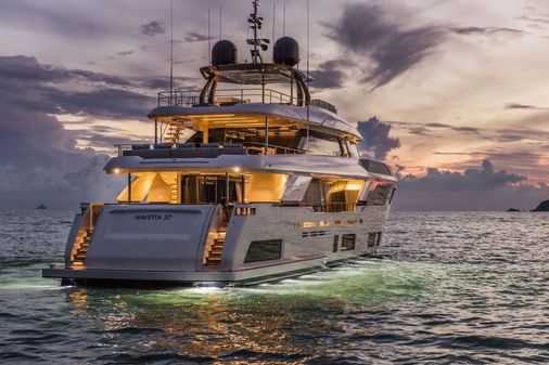 Custom Line Navetta 37 image