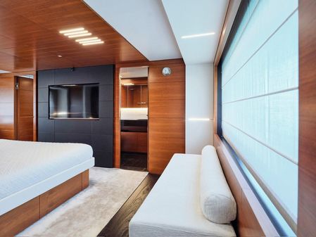 Custom Line Navetta 37 image