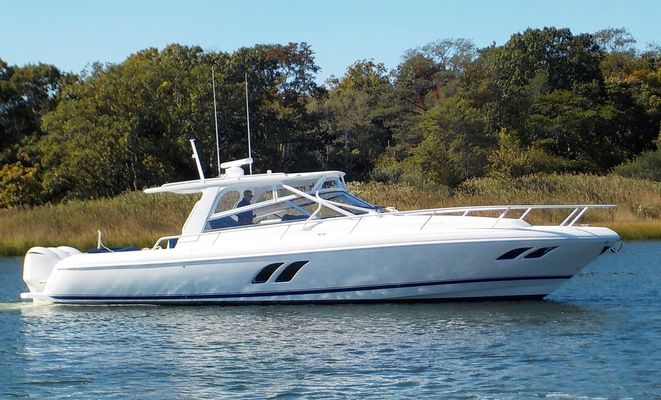 Intrepid 430 Sport Yacht - main image