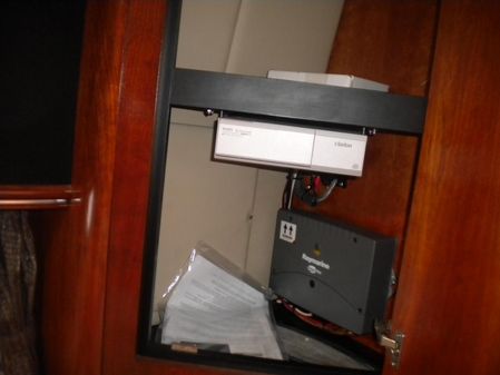 Cruisers Yachts 370 Express image