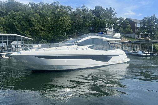 Galeon 470 Sky image