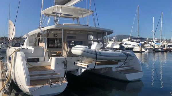 Lagoon Flybridge 46