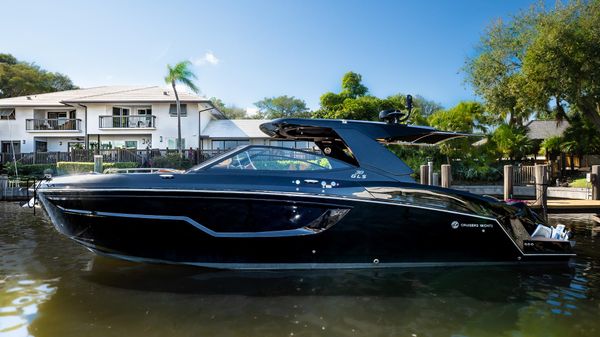 Cruisers Yachts 38 GLS
