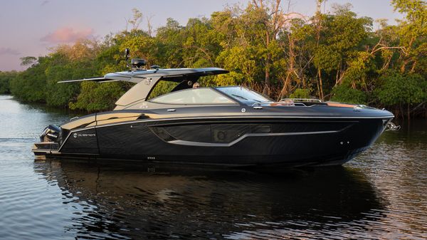 Cruisers Yachts 38 GLS