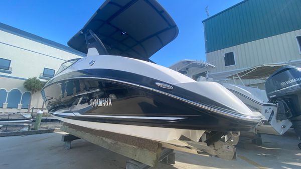 Yamaha Boats 242 Limited S 