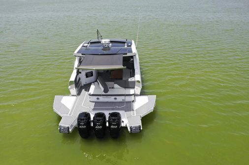 Cruisers Yachts 42 GLS Outboard image